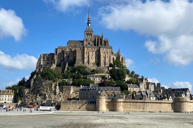 Private Mont Saint-Michel, Normandy D-Day Express trip from Paris - Overlord Museum and Omaha Beach Area: D-Day in Context