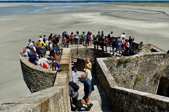 Private Mont Saint-Michel Trip by Mercedes from Paris with Lunch - Paris to Mont Saint-Michel by Mercedes: long drive, smooth plan