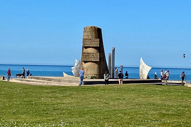Private Normandy D-Day Live guided Top 6 Sites trip from Paris - Pointe du Hoc: Rangers, cliff fortifications, and surviving concrete