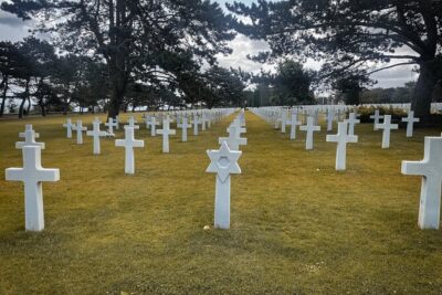 Private Normandy DDay Tour - All inclusive full day - Omaha Beach Memorial Museum: where the objects and photos matter