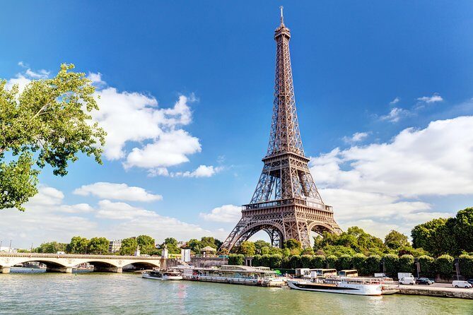 Private One Way Paris Airport (CDG-ORLY) Transfer Sedan From or To Paris - Mobile ticket and confirmation: making the day-of smoother