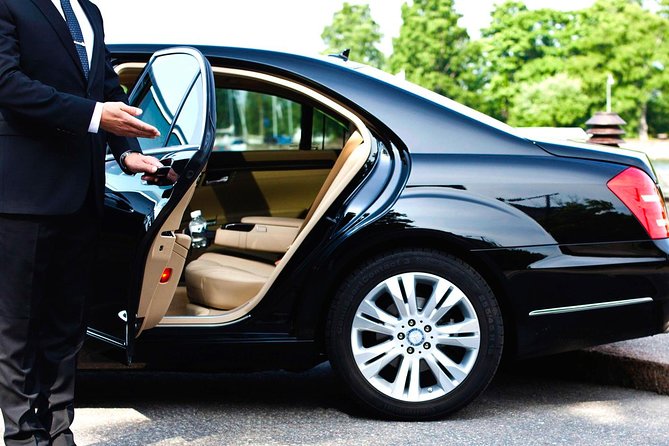 Private One-Way Transfer: City of Paris - Paris Private Transfer in 30 Minutes: What You’re Really Buying