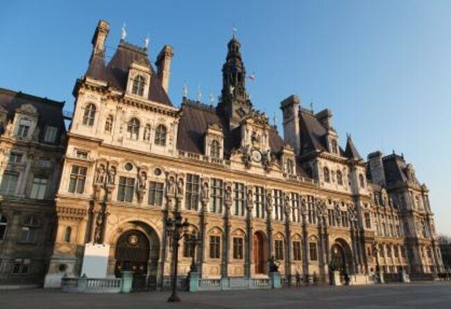 Private Paris guided Tour by classic 1970 Mercedes S Class - Place des Vosges: a quick stop that sets the tone