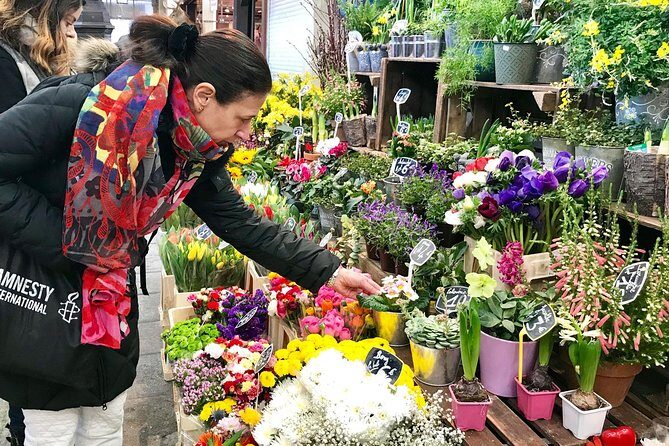 Private Paris Marche d'Aligre Walking Tour with Tastings - The private walk with Laurence: what you’ll actually do