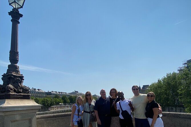 Private Paris tour By Minivan, private guide, Champagne(optional) - A private Paris minivan route that starts at your hotel