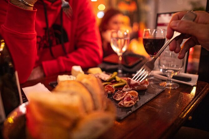 Private Parisian Food Tour in Charming Neighborhood Le Marais - Getting started at 135 Rue Saint-Antoine (and staying oriented)