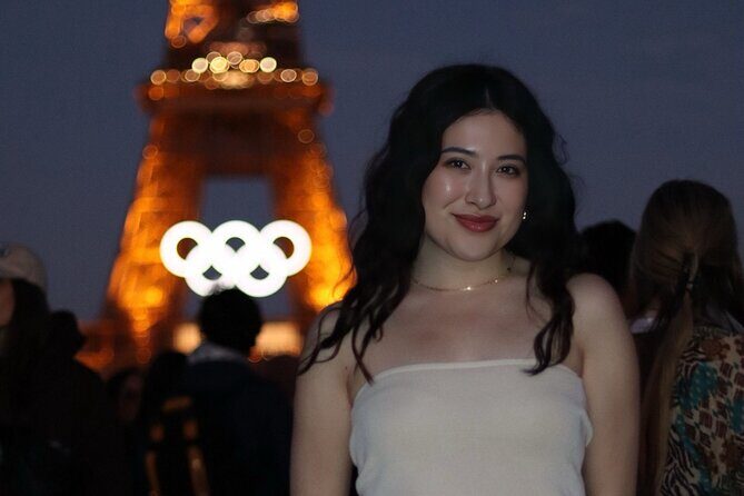 Private photo session with a professional in Paris - Spontaneous Shots and Posed Photos: The Two-Sided Recipe