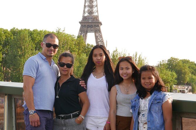 Private photo session with a professional in Paris - Posing Help Without the Awkwardness