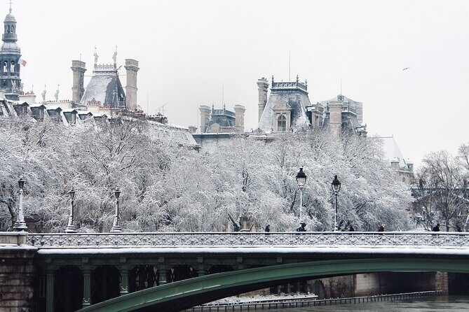 Private Photo Tour in Paris with a Professional Photographer - Getting There, Staying Comfortable, and Moving with Ease