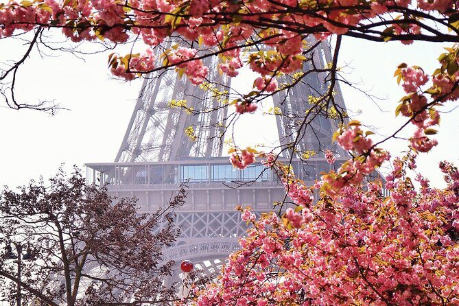 Private Photo Tour in Paris with a Professional Photographer - The Montmartre Route: How the Timing Feels in Real Life