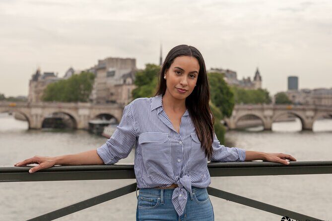 Private Photoshoot at the Louvre area in Paris - Choosing edits the same day, then receiving high-quality photos