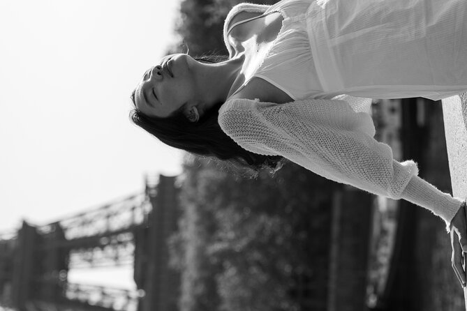 Private Photoshoot with the Iconic Eiffel Tower in Paris - Where you start: Pont de Bir-Hakeim gives you options