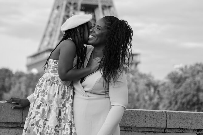 Private Photoshoot with the Iconic Eiffel Tower in Paris - Who should book this Eiffel Tower photoshoot?