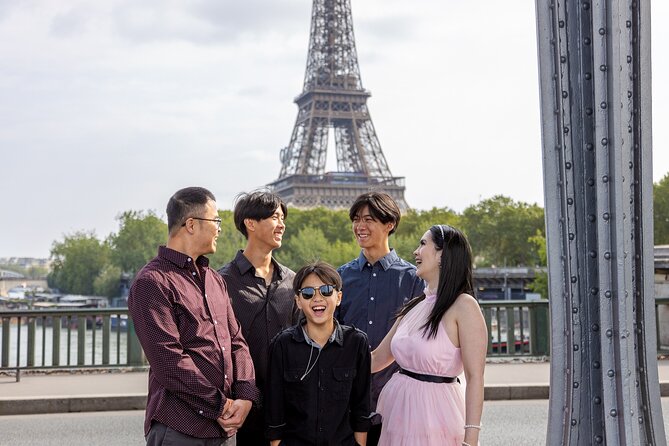 Private Professional Photoshoot in Paris - Price and Value: $152.51 Per Group Up to 10 People