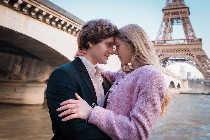Private Professional Photoshoot near the Eiffel Tower in Paris - What makes an Eiffel Tower photoshoot actually worth it