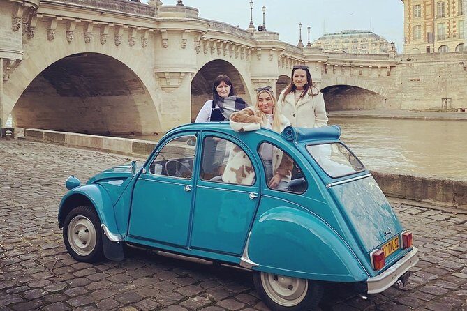 Private ride in a Citroën 2CV in Paris - 2h - Saint-Germain storytelling: Café de Flore, Hemingway, Sartre, and Rue de Buci
