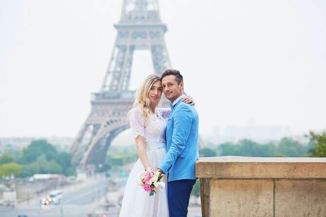 Private Romantic Photoshoot in Paris with Bouquet of Flowers - The practical details that make it smooth