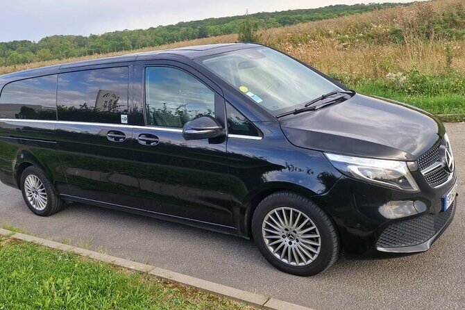 Private round trip transfer from/to Paris airports - A Driver Who Knows the City Traffic