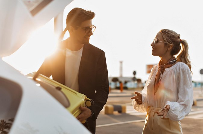 Private Sedan Transfer Charles de Gaulle Airport to Paris - Price That Makes Sense for Up to 3 People