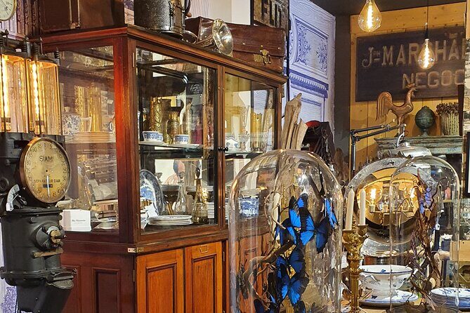 Private shopping tour at the Paris Antique Flea Market - 4) How the guide chooses your vendor route at St. Ouen