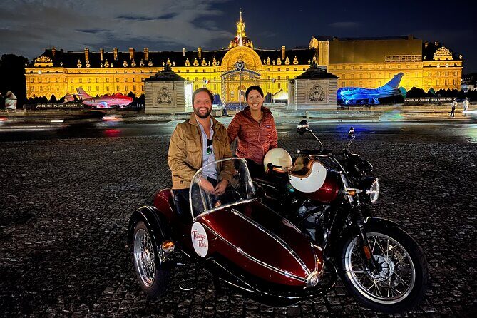 Private Sidecar Tour of Paris at Night with drinks - Eiffel Tower finale: your toast in front of the lights