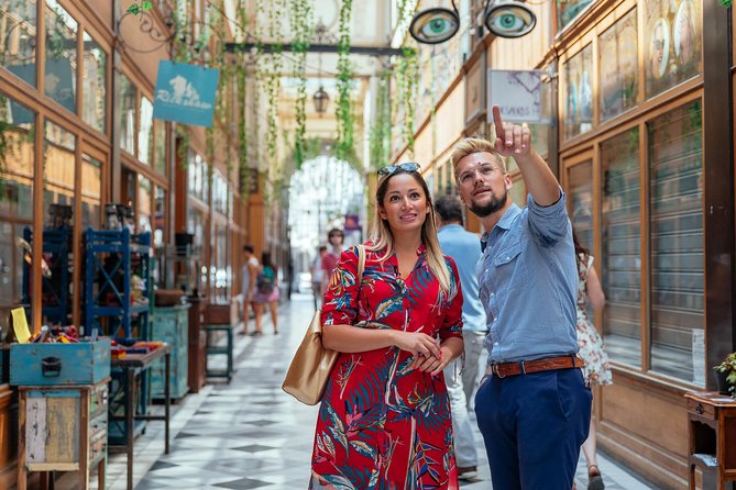 PRIVATE TOUR: Highlights & Hidden Gems of Paris With Locals - Private Paris with a local guide: why this feels different