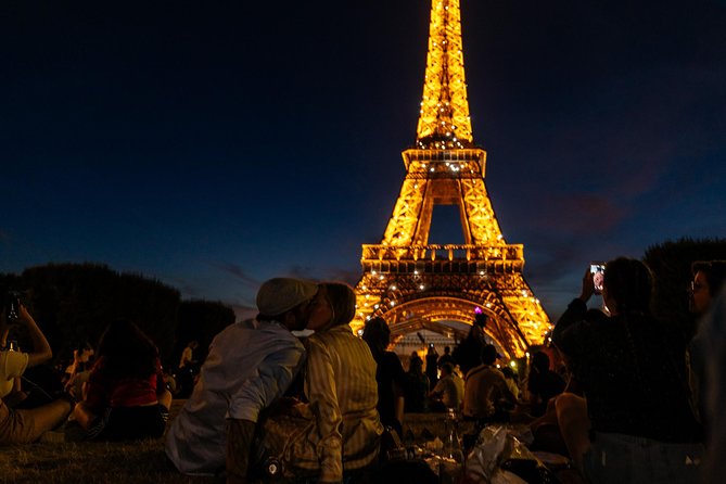 PRIVATE TOUR: Highlights & Hidden Gems of Paris With Locals - Place de la Concorde, Grand Palais and Petit Palais