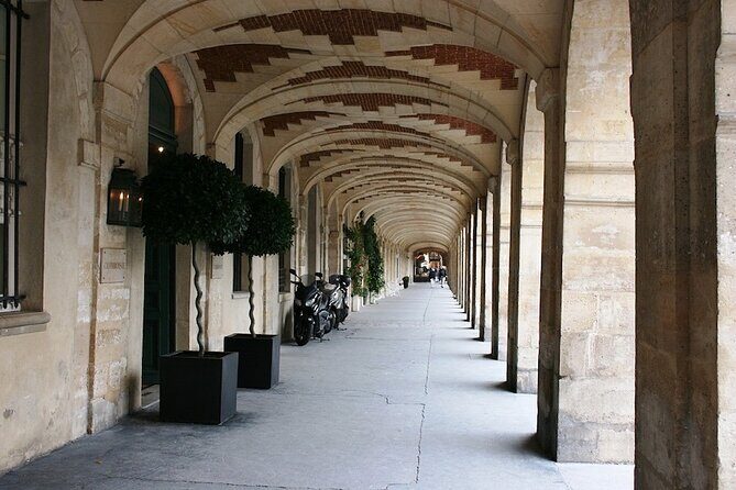Private Tour in Italian of Paris: Centre, Montmartre, Louvre - Why a private Italian guide like Maurizio makes this walk work