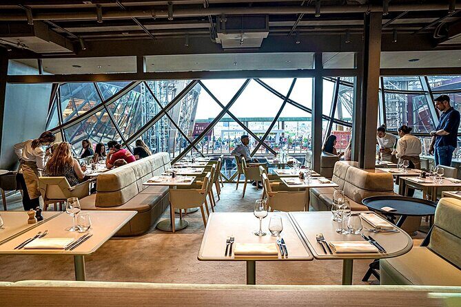 Private Tour, Luxury Eiffel Tower Lunch, Seine Cruise & Louvre - Eiffel Tower luxury lunch at Madame Brasserie: why it’s the best value moment