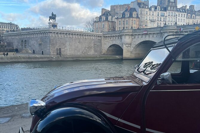 Private tour Paris Little-known places 2 hours in Citroën 2CV - Panthéon and Luxembourg Gardens: big landmarks without the line-stress