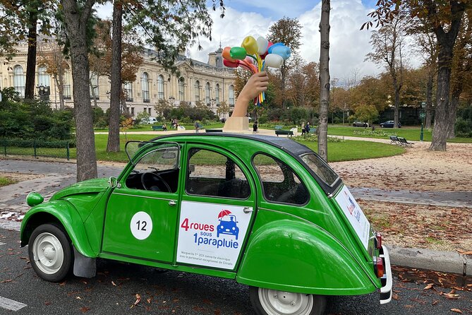 Private tour Paris Sightseeing 2 hours in Citroën 2CV - How to get more out of your driver-guide