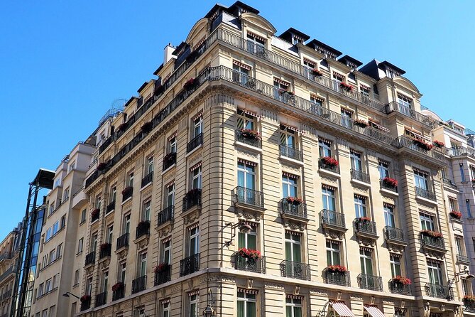 Private Tour with Guide to Midnight in Paris Movie Locations - Bookshops, Fairgrounds, and a Different Kind of Paris Memory
