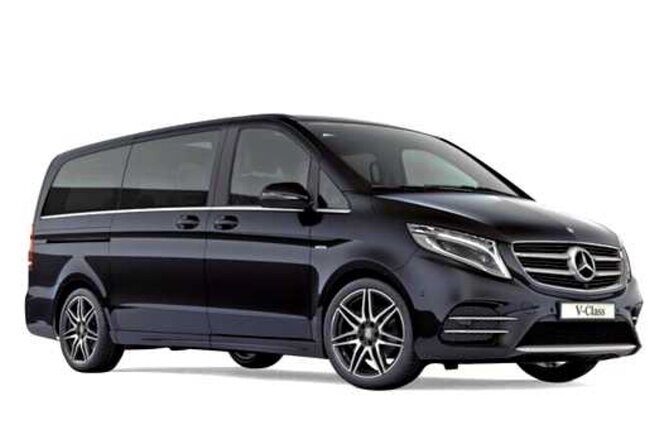 Private Transfer CDG Airport <-> Paris - One way - Meet Your Chauffeur: Discreet Pickup and Luggage Help