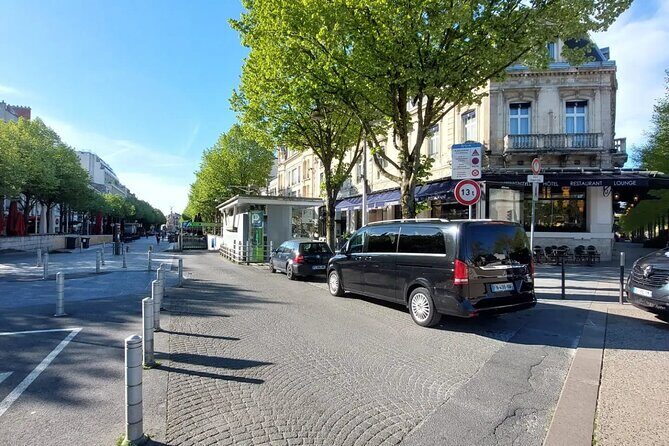 Private transfer from DisneyLand Paris to CDG or ORY airport - English-speaking driver: helpful at the exact moments that matter