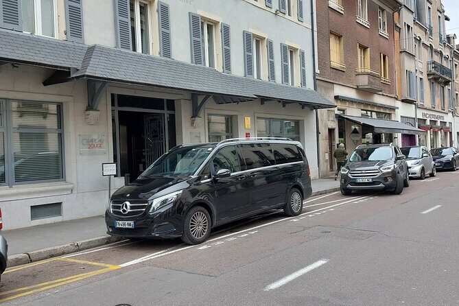 Private transfer from DisneyLand Paris to CDG or ORY airport - CDG vs ORY: How the drop-off approach can save time