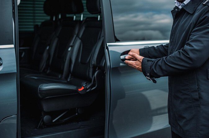 Private Transfer : From Orly Airport > PARIS - Price and value: when $93.03 per group is a smart move