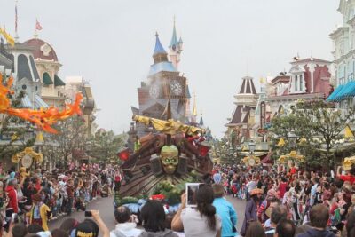 Private transfer from Paris to Disneyland - From Hotel Door to Park Drop-Off: What the Transfer Actually Does