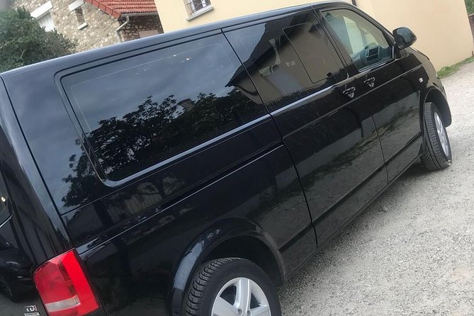 Private Transfer from the City of Paris To Orly Airport (ORY) - Driver Service and Luggage Help: The Small Things That Matter