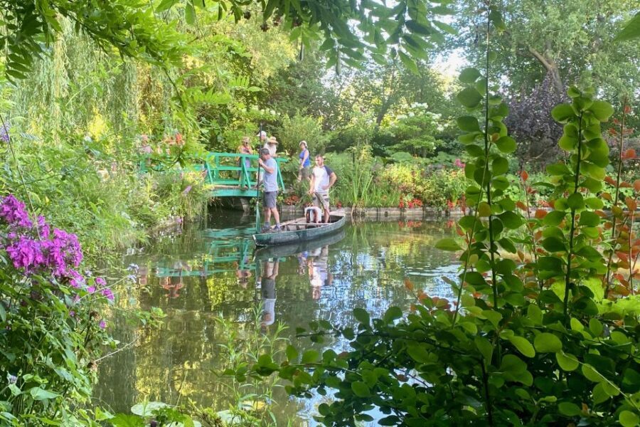 Private Trip Giverny Versailles Trianon from Paris - Versailles Gardens and photo time, plus summer Musical fountains
