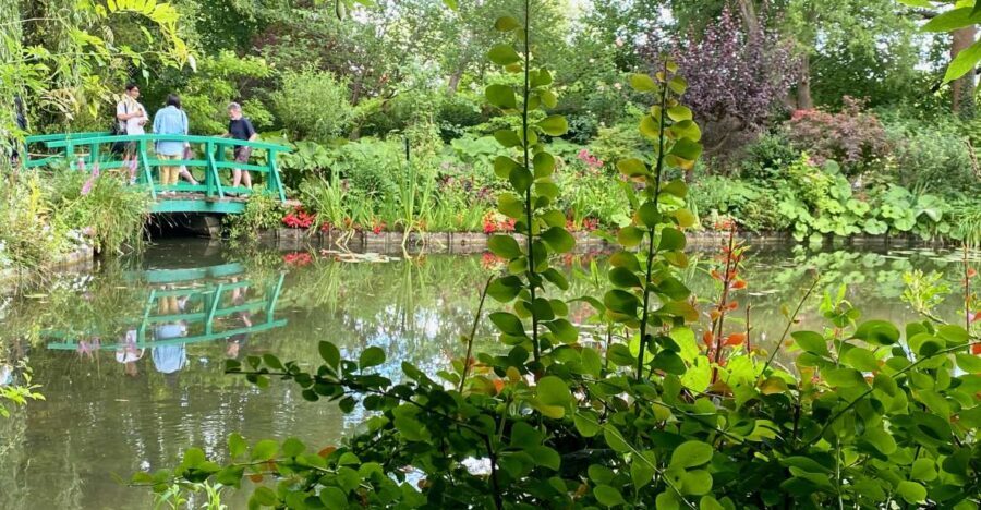 Private Trip Giverny Versailles Trianon from Paris - Private Mercedes transport: comfort that protects your energy