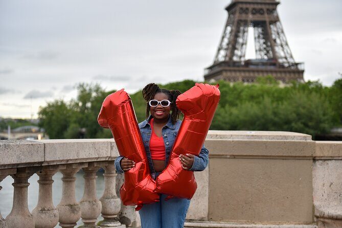 Private Vacation Photos in Paris - A private photographer who helps you pose without stress