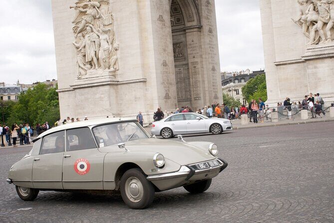 Private Vintage Car Tour of Paris in a Citroën DS - 2H - Eiffel Tower area and Champs-Élysées: first photos, instant Paris