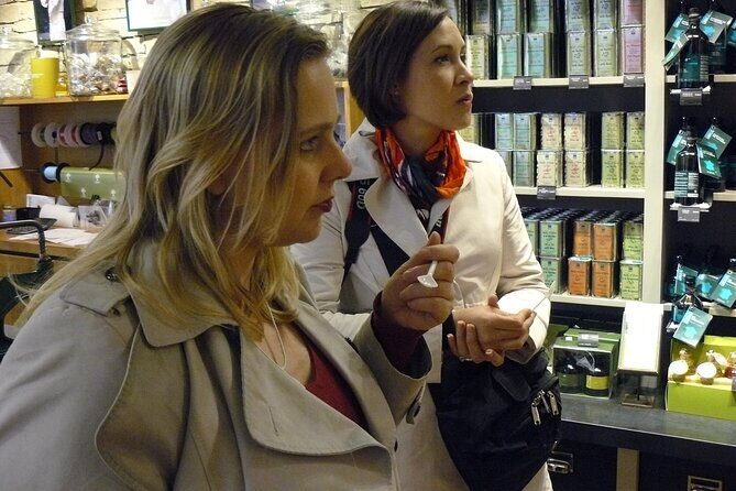 Private Walking Tour of Marais - Start on Rue Saint-Antoine: your launching pad