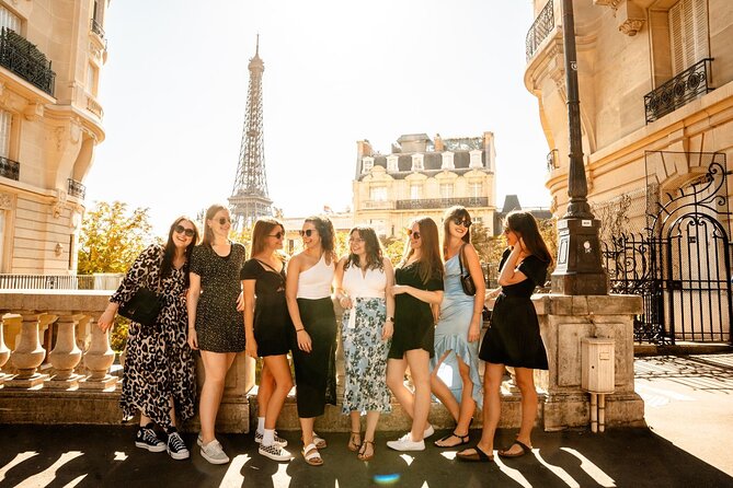 Professional Eiffel Tower Photo Tour with VOGUE Photographer - Who should book this photo tour