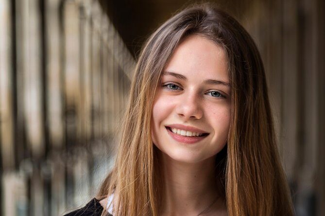 Professional Photo Shoot Walking Tour in Central Paris - Stop 4: Pont des Arts—small stop, big composition value