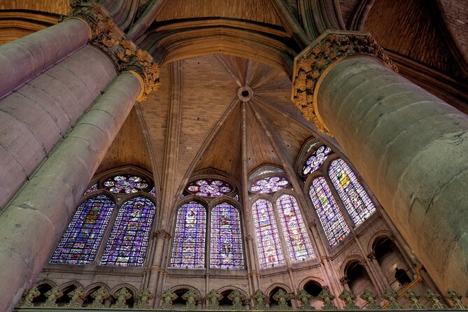 Reims Cathedral of Notre Dame Guided Tour - The cathedral’s scars: war damage vs age