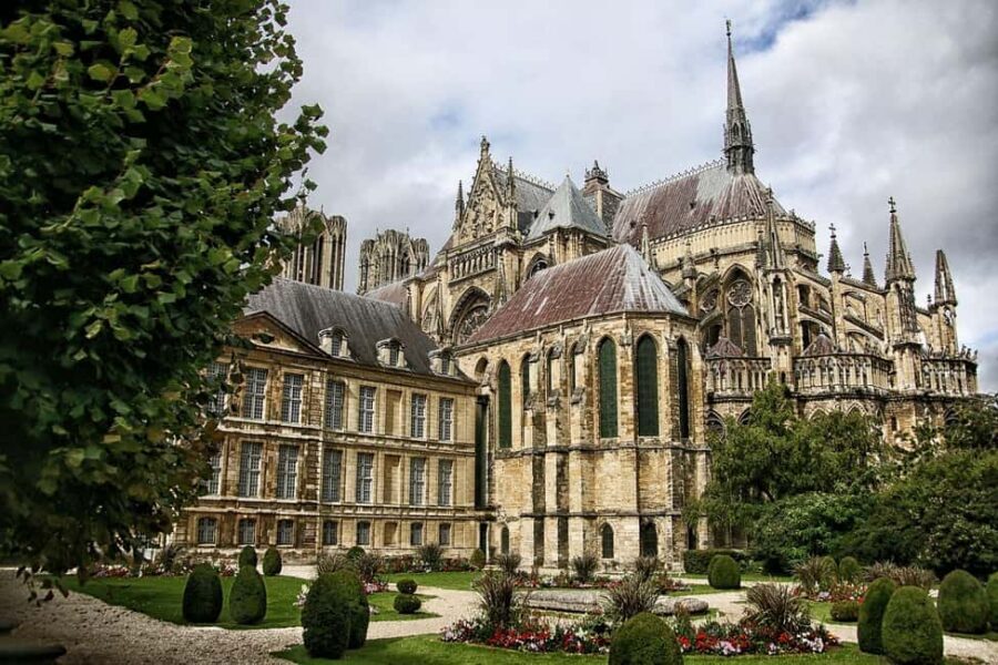 Reims: Private Guided Tour of the Champagne's capital - Mars Gate through the Roman empire: three arches and Durocortorum
