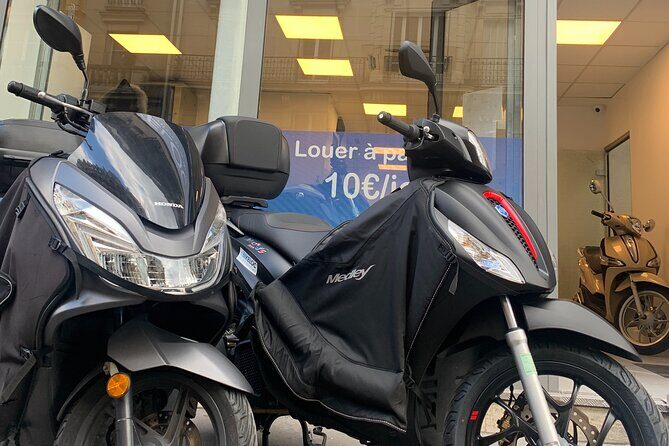 Rental scooter PCX Honda 125cc (B / A1 permit) Paris - Permits and paperwork: B or A1, plus the 800€ deposit reality