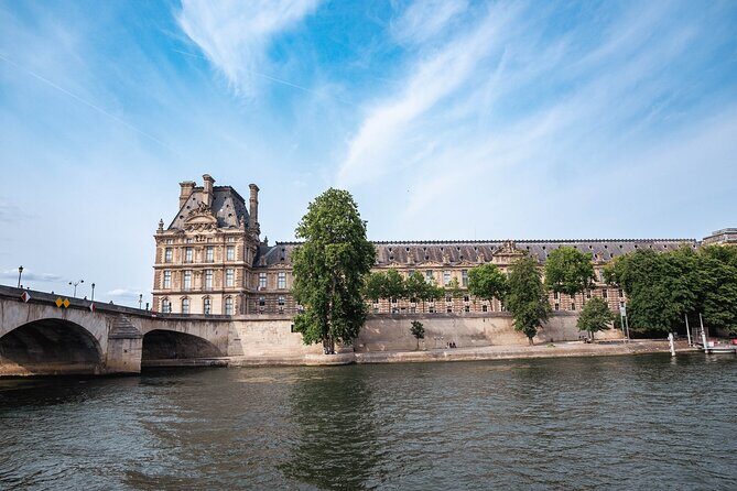 River Seine Sightseeing Boat Tour with Audio Guide - Pont de l’Alma: The Bridge With a Backstory