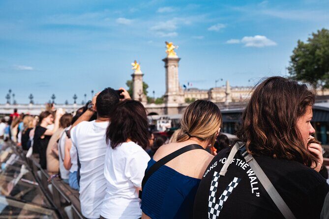 River Seine Sightseeing Boat Tour with Audio Guide - Les Invalides: Military Architecture With Purpose